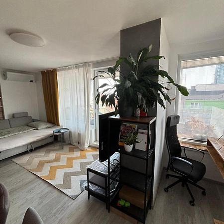 Premiere Apartment Bratislava - Private Parking Exterior photo
