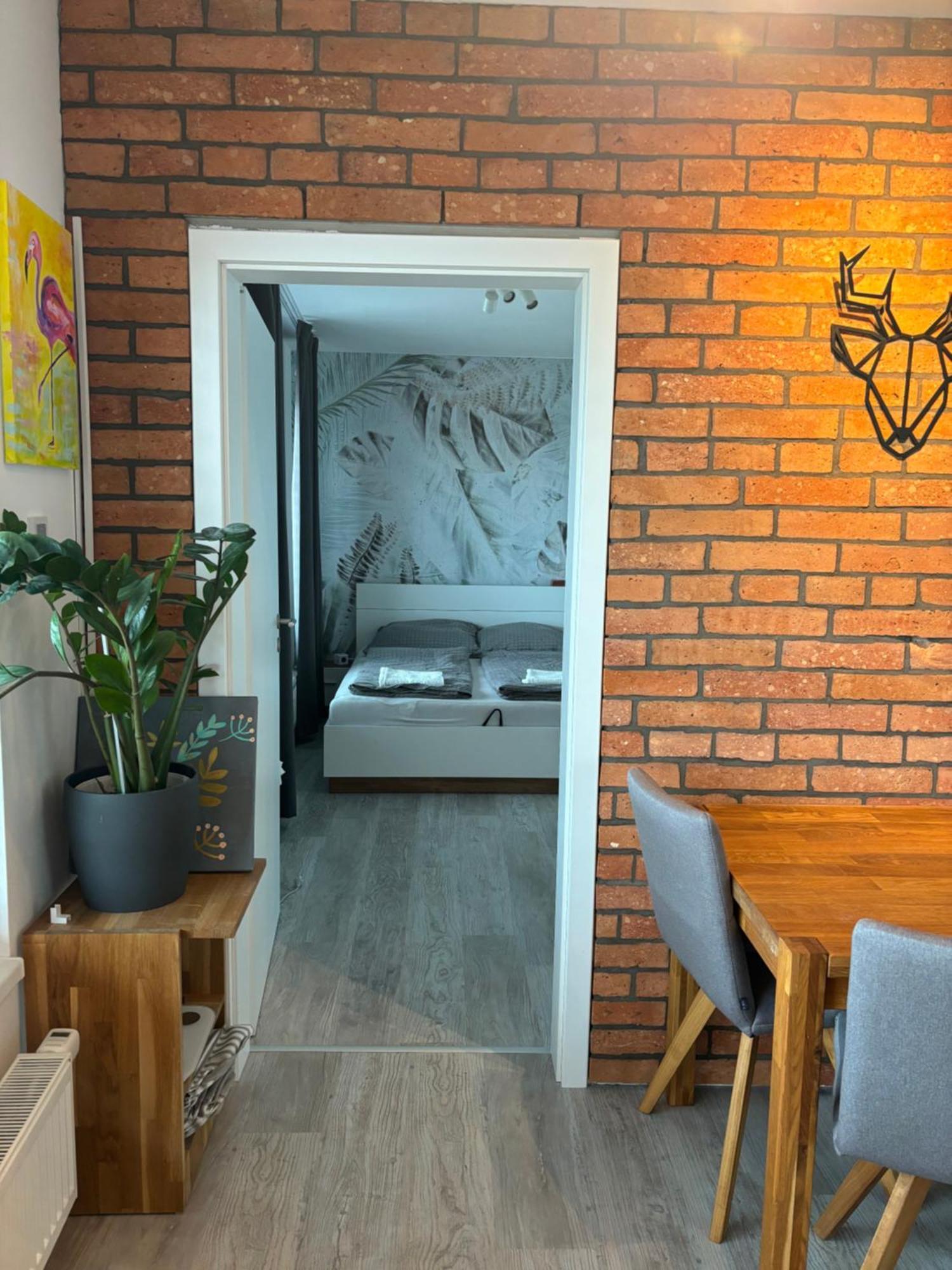 Premiere Apartment Bratislava - Private Parking Exterior photo